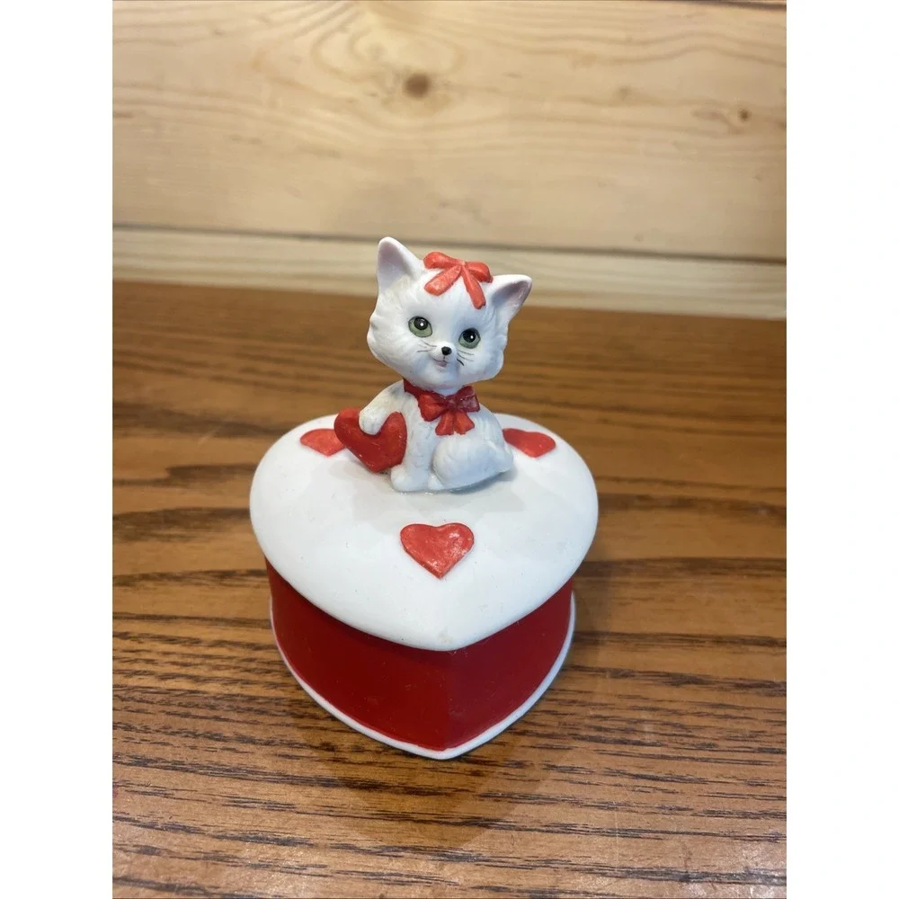 Vintage Valentines Lefton White Kitty Cat With Hearts Trinket Box 3.5